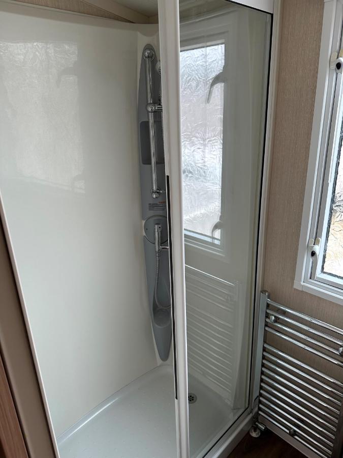 Sea Breeze Cabin Poole Ngoại thất bức ảnh