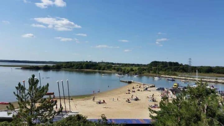 Sea Breeze Cabin Poole Ngoại thất bức ảnh