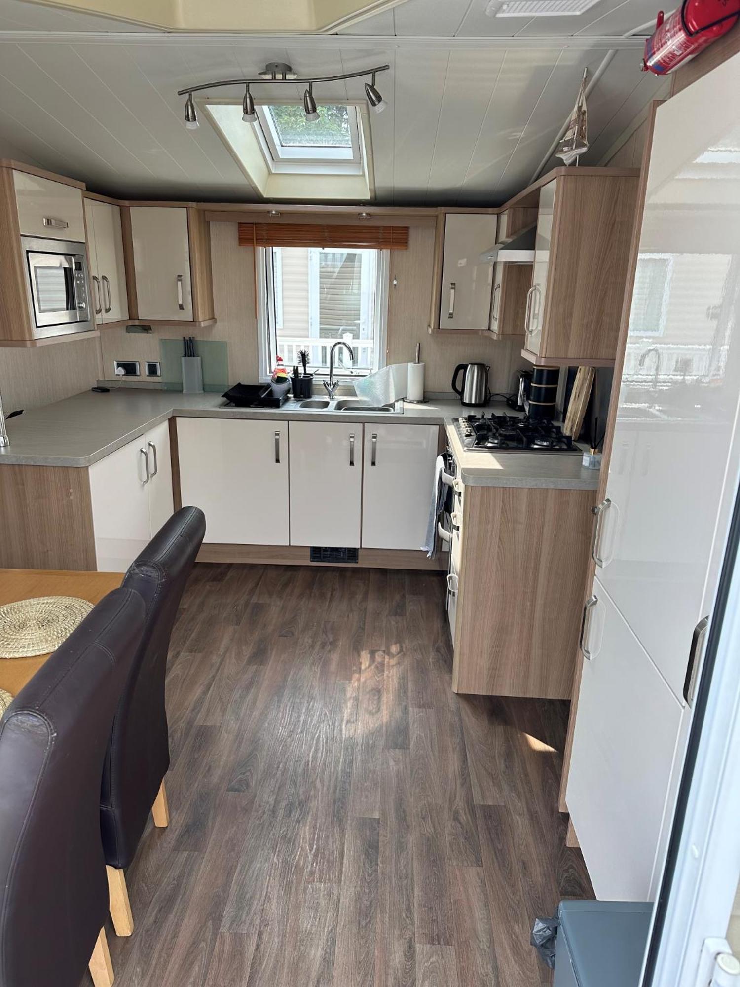Sea Breeze Cabin Poole Ngoại thất bức ảnh