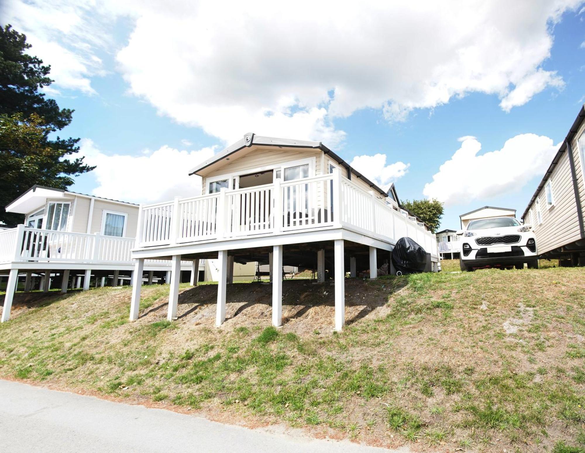 Sea Breeze Cabin Poole Ngoại thất bức ảnh